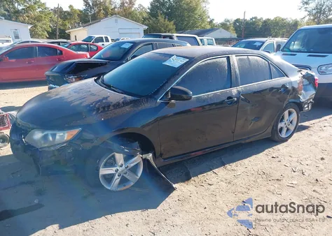 2014 Toyota Camry Se z USA, uszkodzony, nr VIN 4T1BF1FK6EU303513